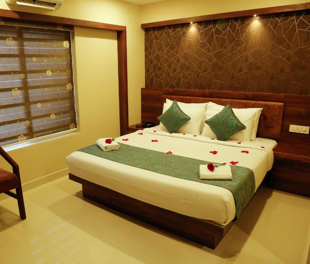 Hotel Crystals Cove Thekkady Buitenkant foto